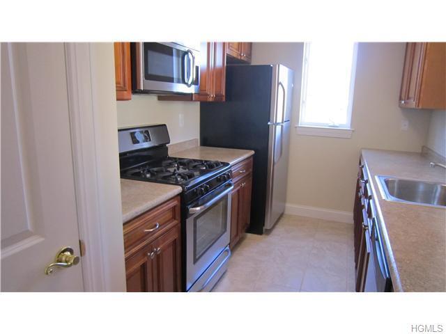Property Photo:  405 Tondo Circle  NY 10926 