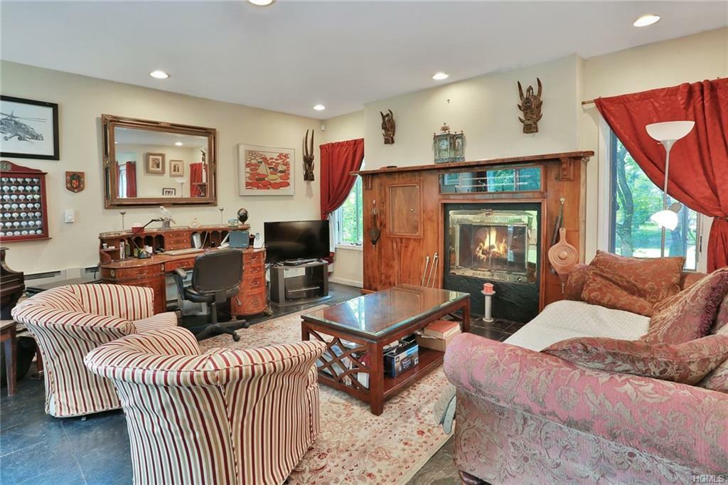 Property Photo:  85 Lakeview Drive  NY 10986 