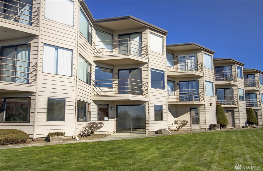 Property Photo: 121 Front Street 15 WA 98264