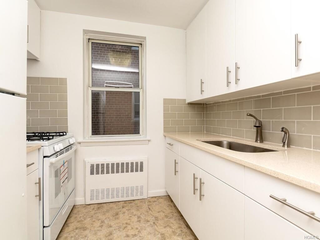 Property Photo: 4380 Vireo Avenue 5M NY 10470
