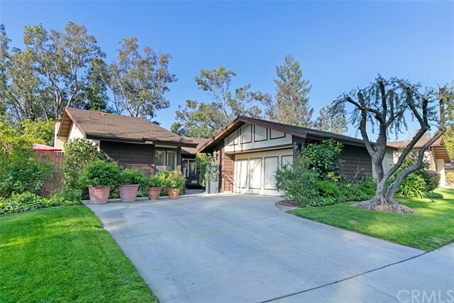 Property Photo:  634 Via La Paloma  CA 92507 