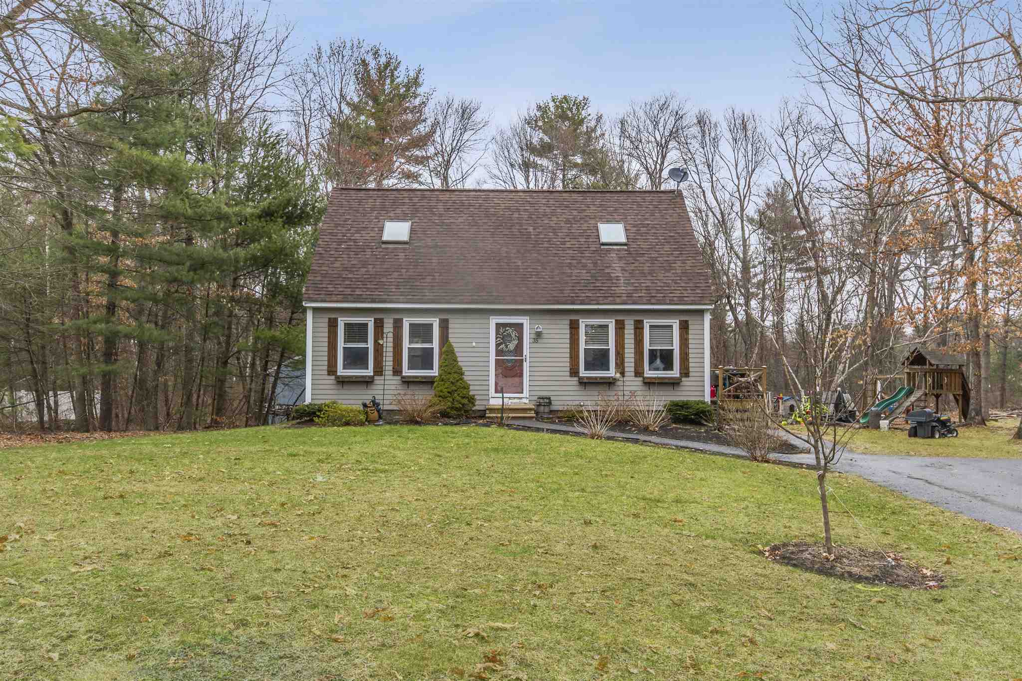 Property Photo:  35 Chase Brook Circle  NH 03052 