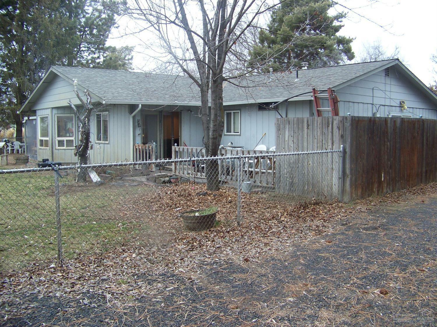 Property Photo:  1813 NW Village Court  OR 97754 