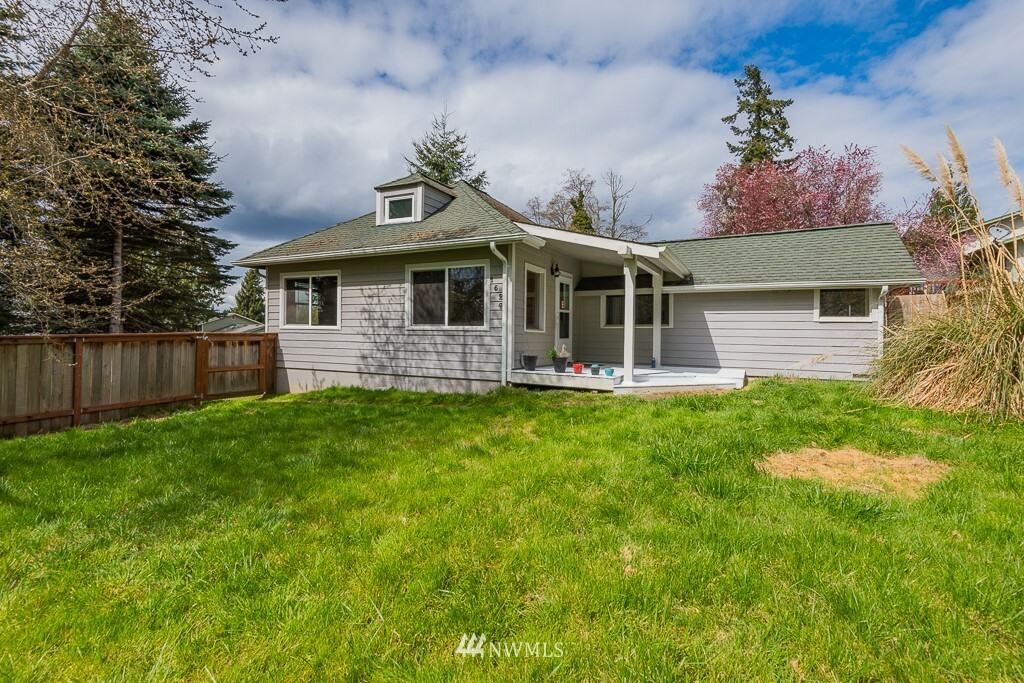 Property Photo:  1524 Clemens Street  WA 98310 