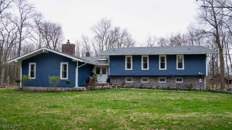 Property Photo:  11 Plum Brook Rd  NJ 08822 