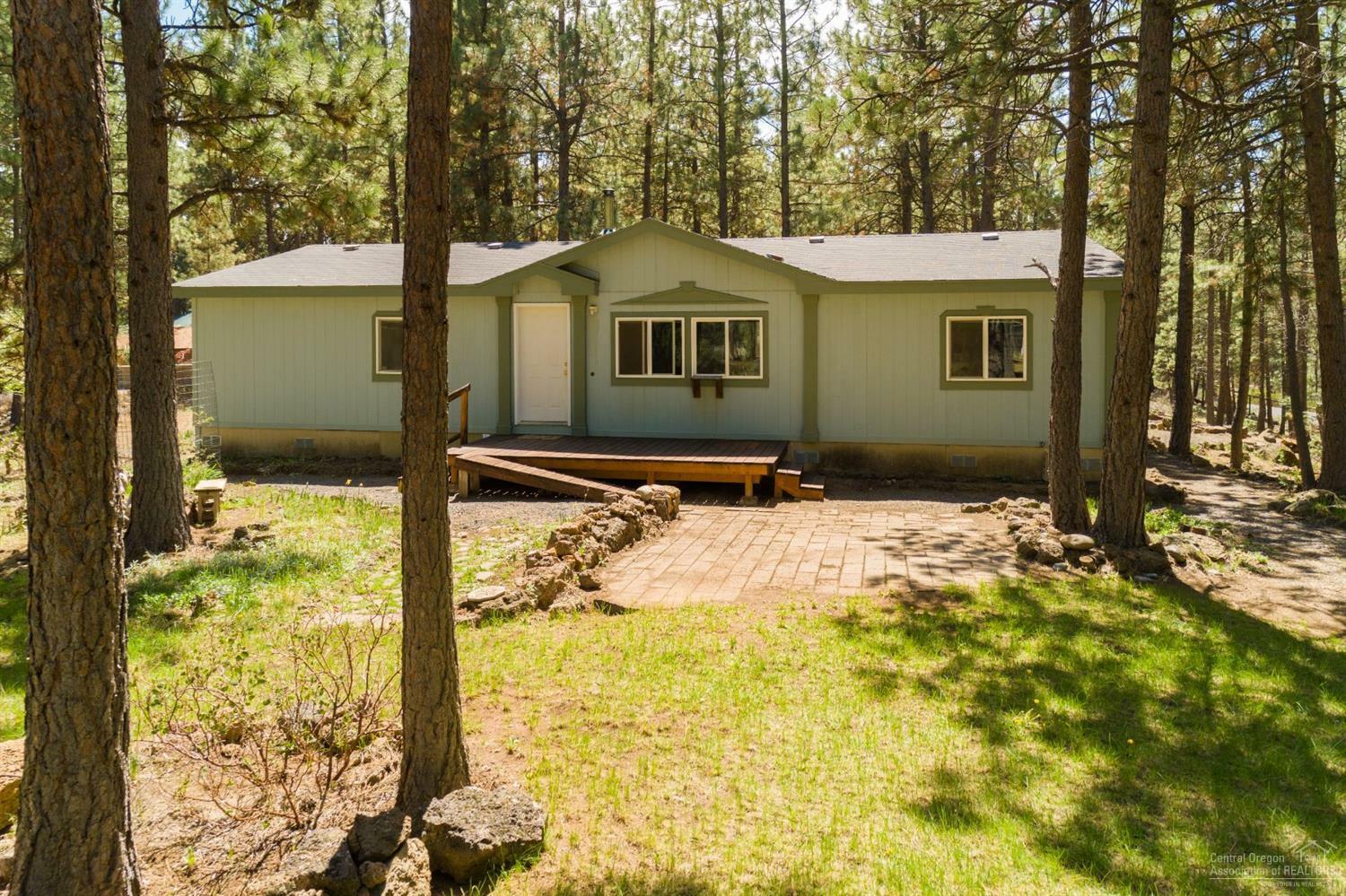 Property Photo:  60106 Turquoise Road  OR 97702 