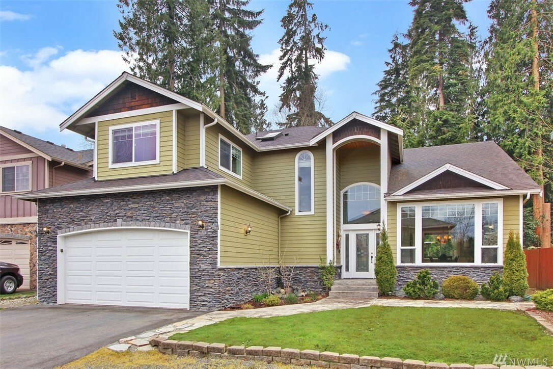 Property Photo:  10513 2nd Place SE  WA 98258 