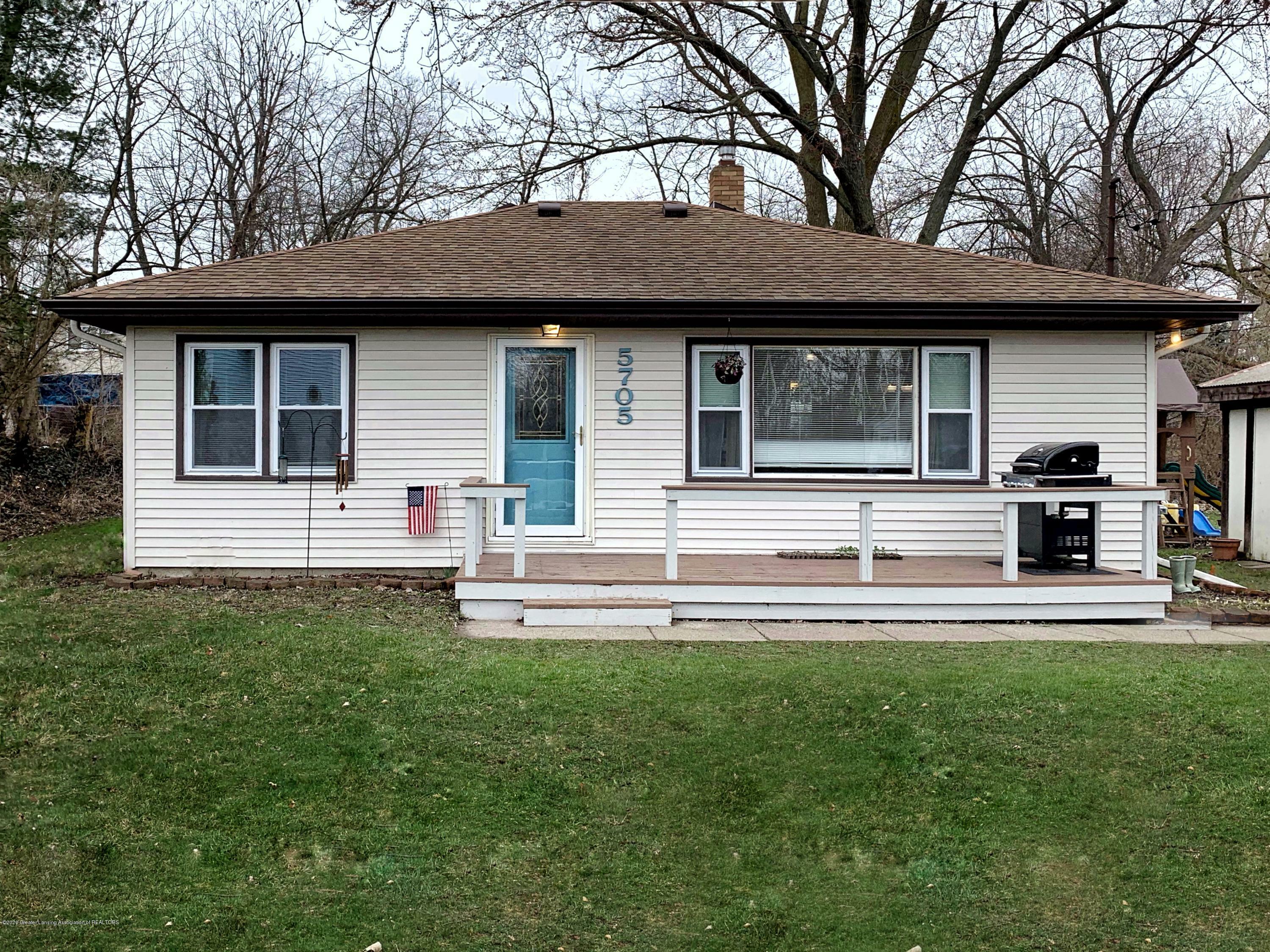 5705 Shaw Street  Haslett MI 48840 photo