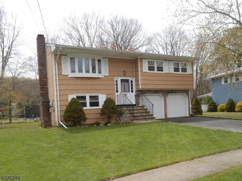 Property Photo:  48 Clover Hill Dr  NJ 07836 