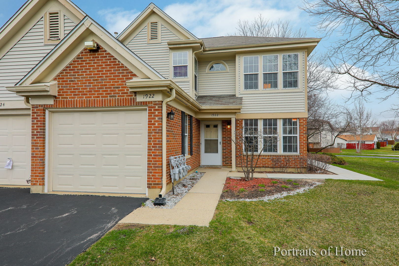 Property Photo: 1922 Quaker Hollow Lane 1922 IL 60107
