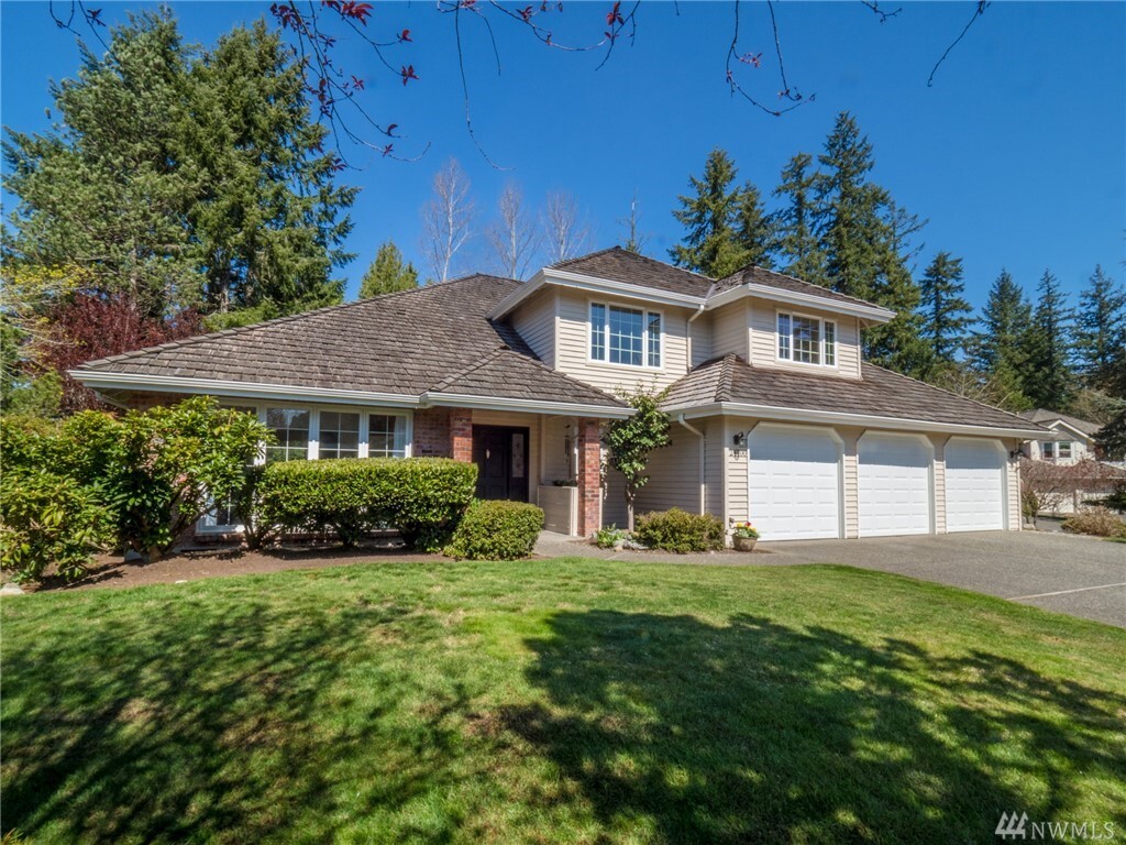 Property Photo: 24700 SE 45th Place WA 98029
