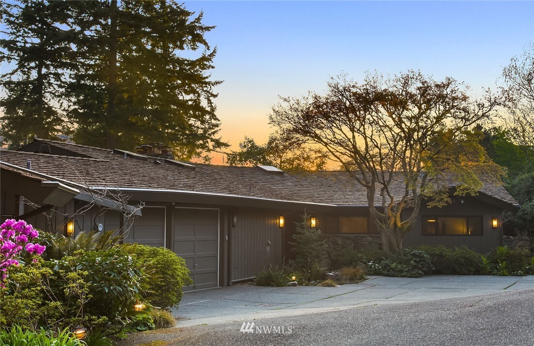 Property Photo: 14051 Hilltop Lane NW WA 98177