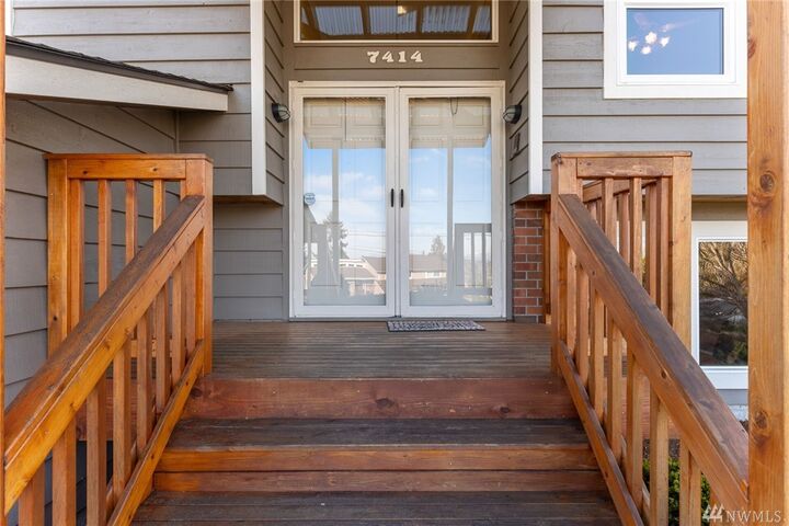 Property Photo: 7414 Heather Way WA 98203