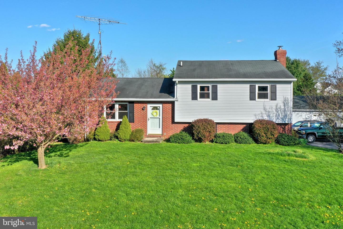 Property Photo: 527 Teeter Road PA 17340