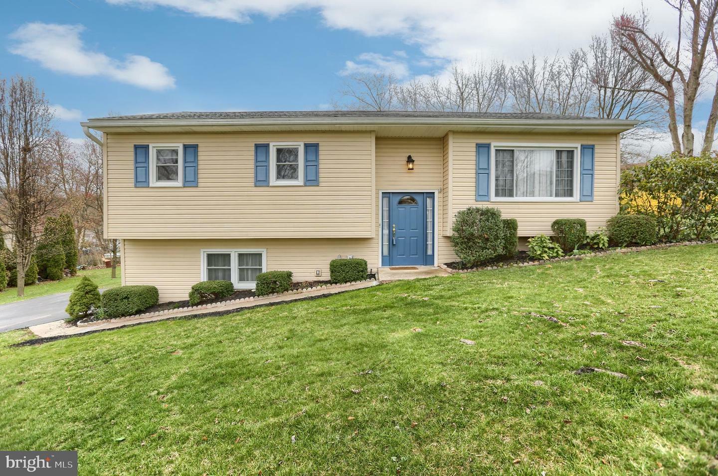 Property Photo:  330 Fairway Drive  PA 17319 