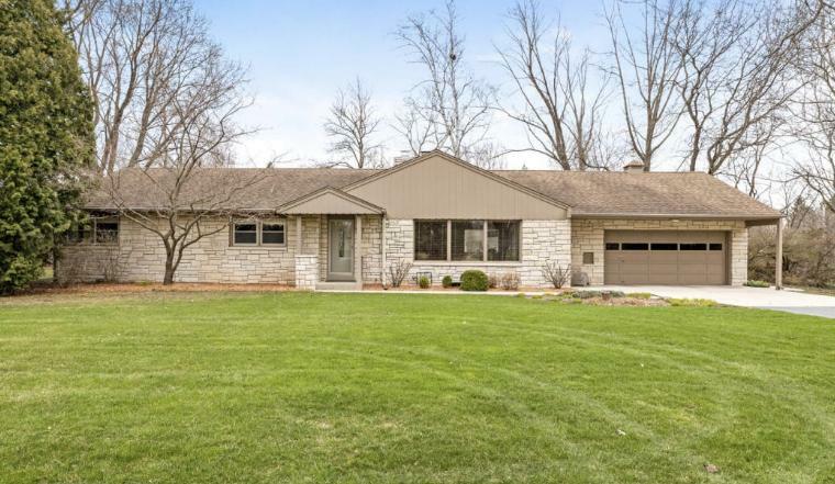 Property Photo:  5405 W Hillcrest Dr  WI 53092 