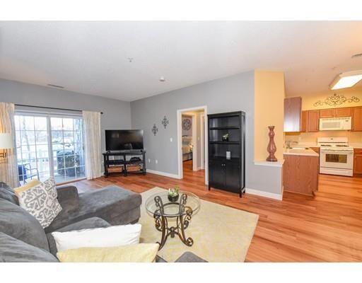 Property Photo:  19 Hampshire Rd 104  MA 01844 