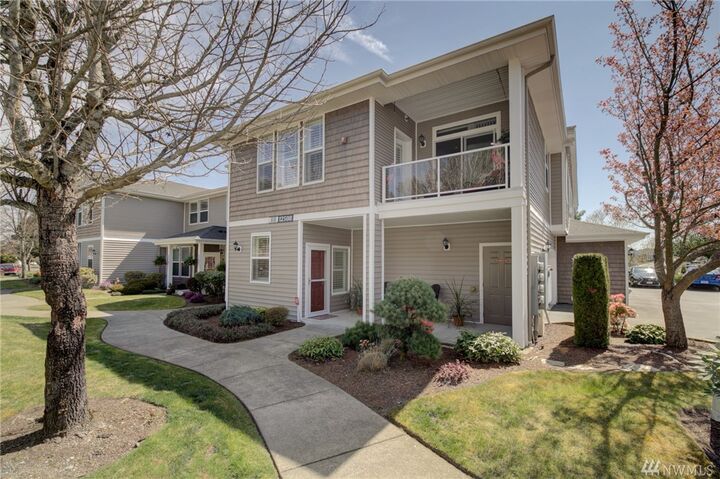 Property Photo:  12508 172nd St E Bb205  WA 98374