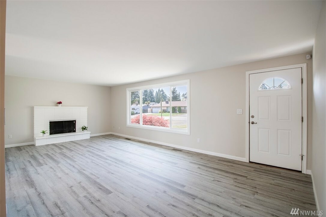 Property Photo: 3814 Pineneedle Dr NE WA 98310