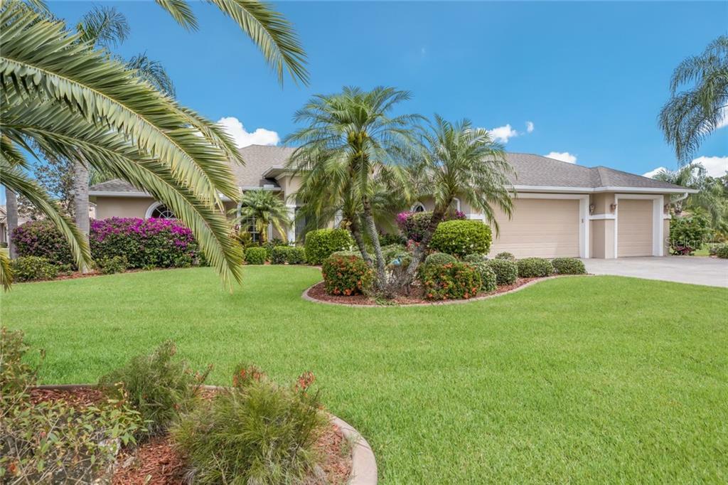 Property Photo:  2703 Woodland Fern Drive  FL 34219 