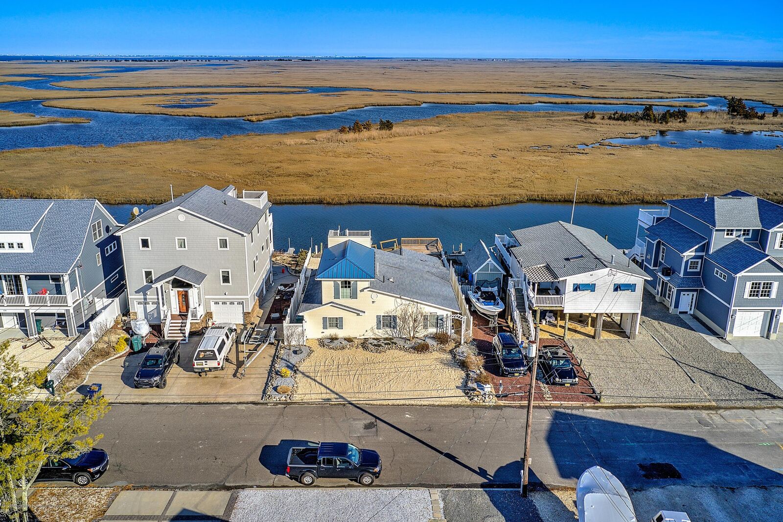 Property Photo:  132 N Burgee Drive  NJ 08087 