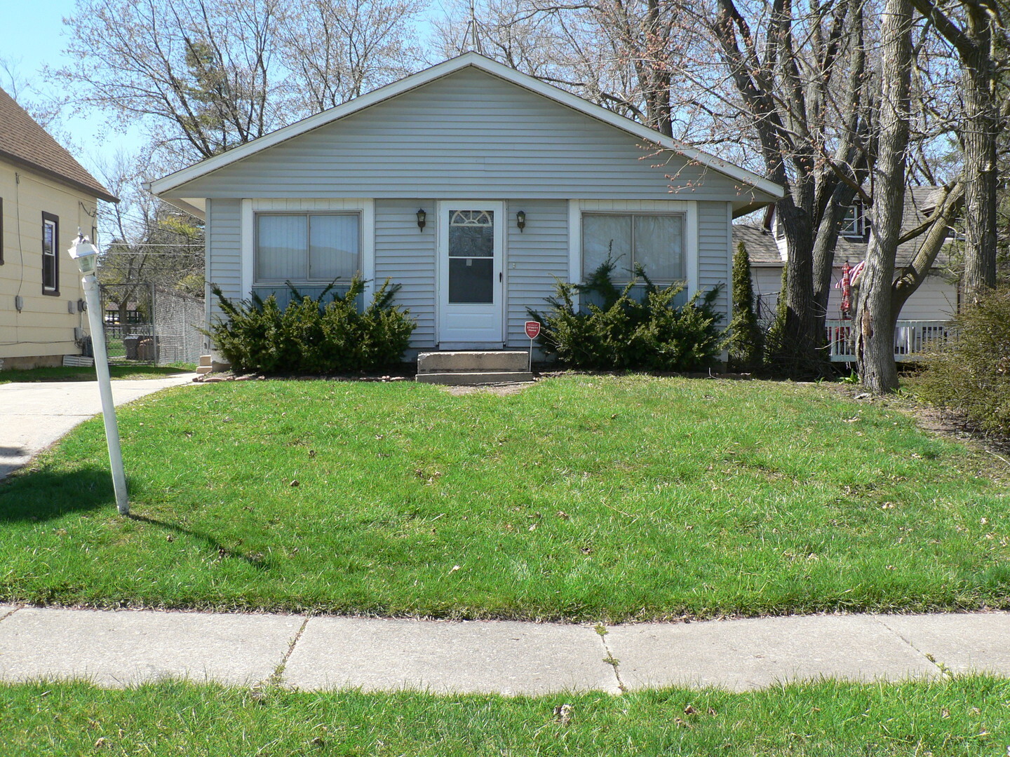 Property Photo: 1824 Hebron Avenue IL 60099
