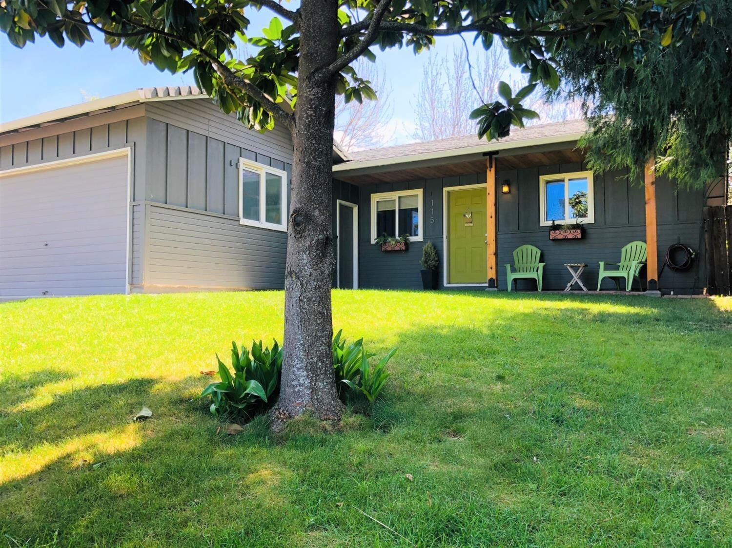 Property Photo:  115 School House Road  OR 97540 