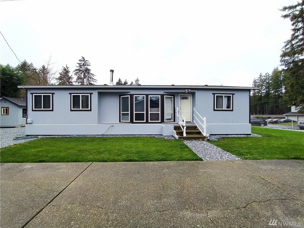 Property Photo:  20910 Bonanza Dr E  WA 98391 