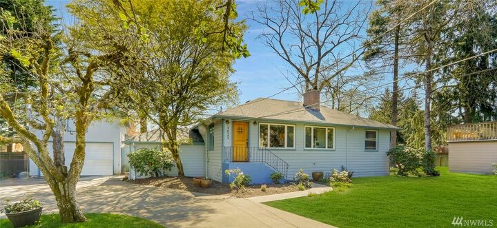 Property Photo:  3025 NE 195 Th Street  WA 98155 