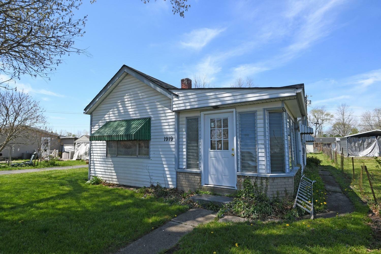 Property Photo:  1919 Fenton St  OH 45011 