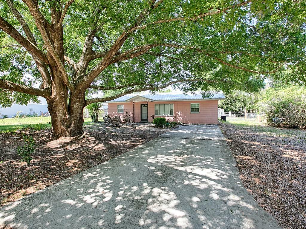 Property Photo:  40707 W 5th Ave  FL 32784 