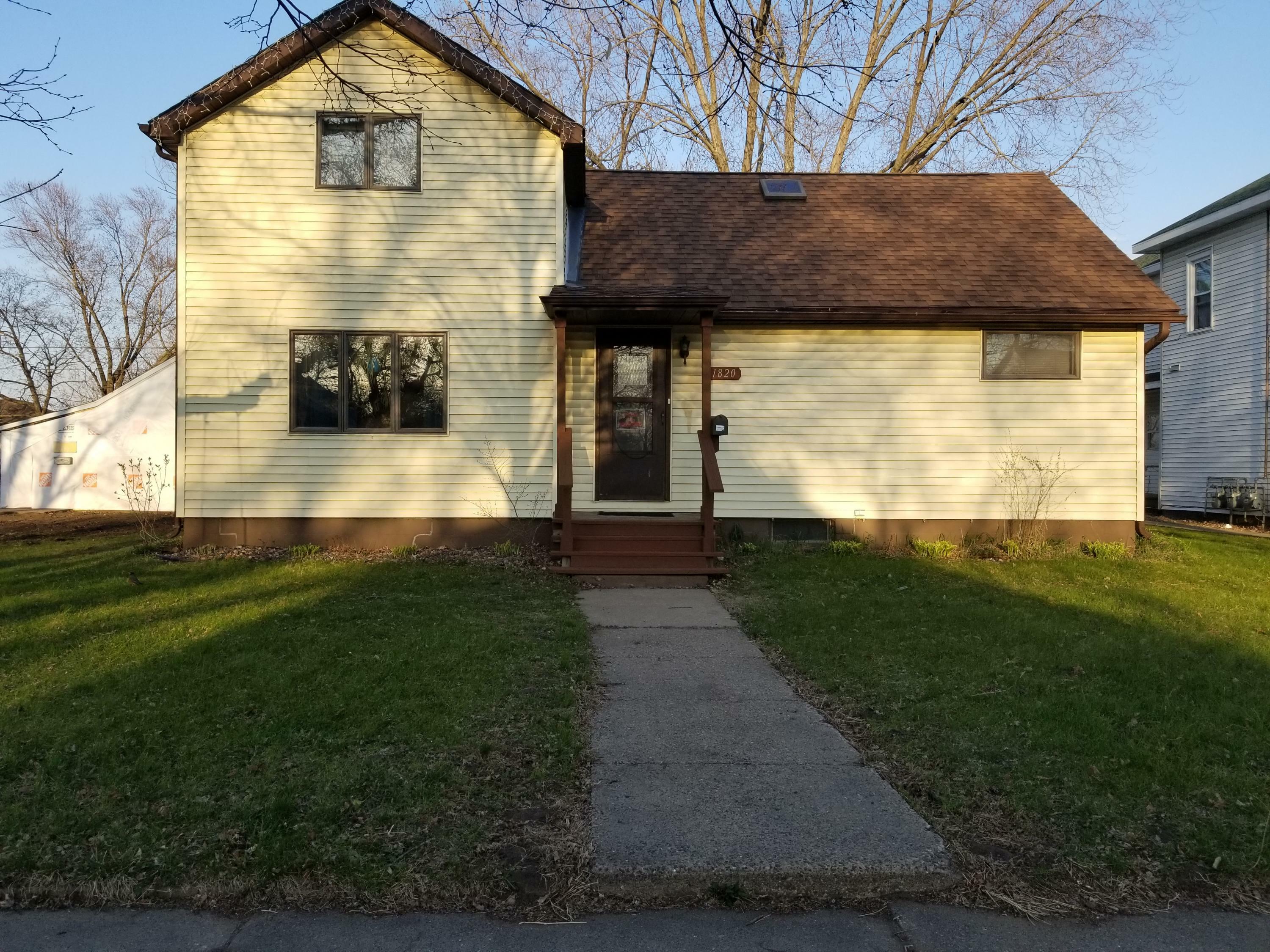 Property Photo:  1820 Onalaska Ave  WI 54603 