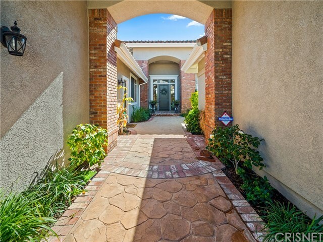 Property Photo:  1656 Skyridge Court  CA 91320 