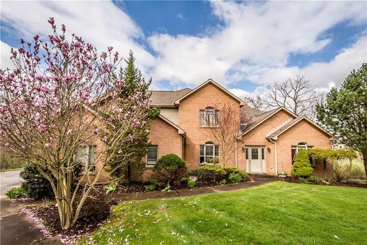 108 Willoughby Ct.  Peters Twp PA 15367 photo