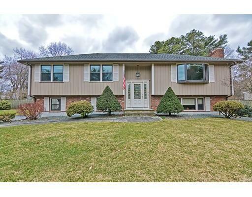 Property Photo: 7 Massasoit Cir MA 02032