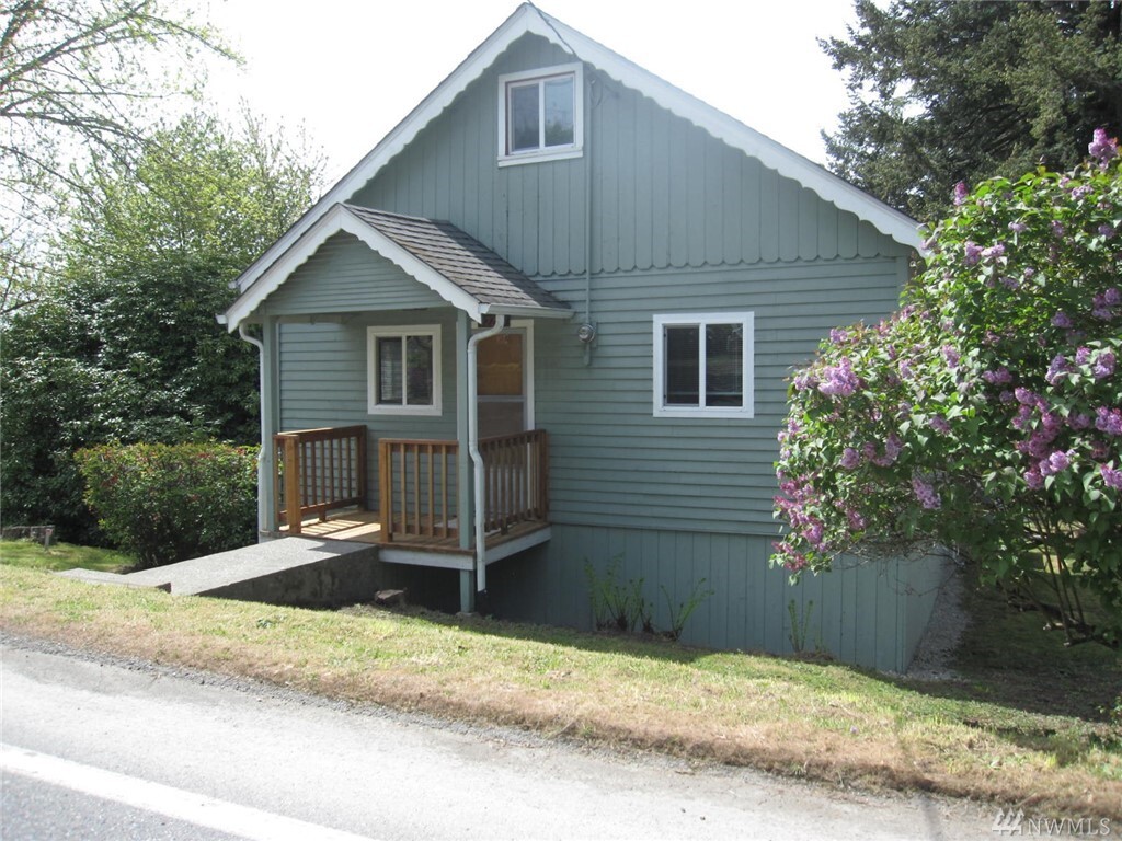 Property Photo: 32223 3rd Avenue WA 98010