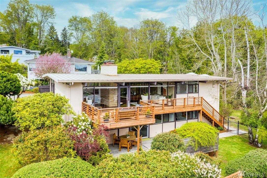 Property Photo:  18114  60th Place NE  WA 98028 