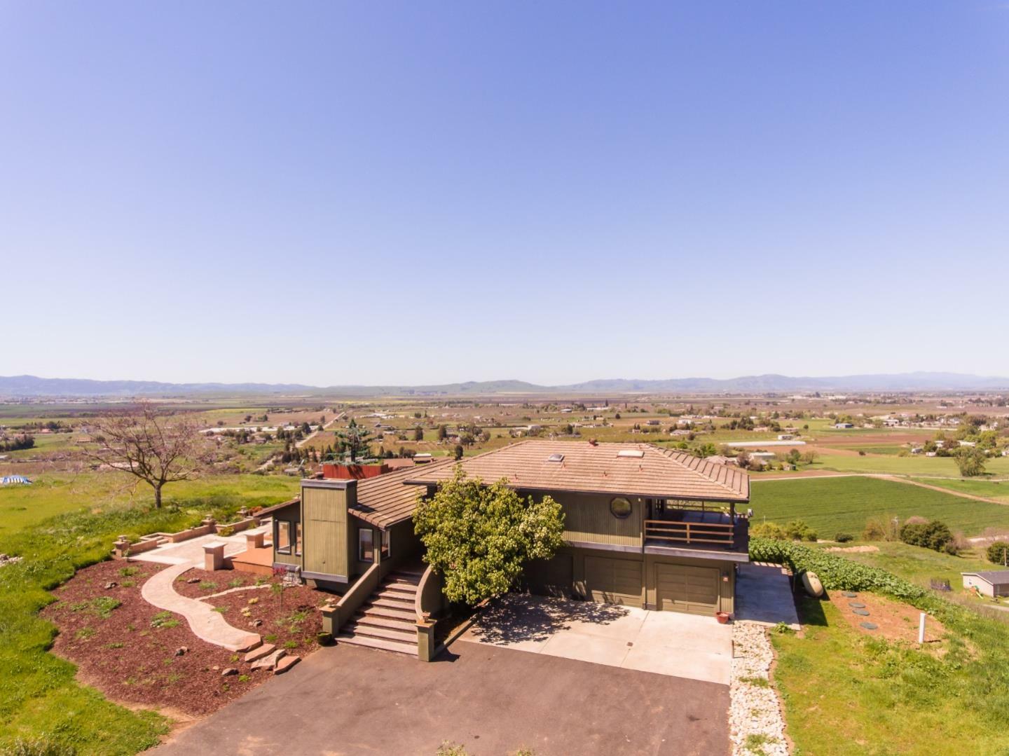 Property Photo:  1100 Comstock Road  CA 95023 