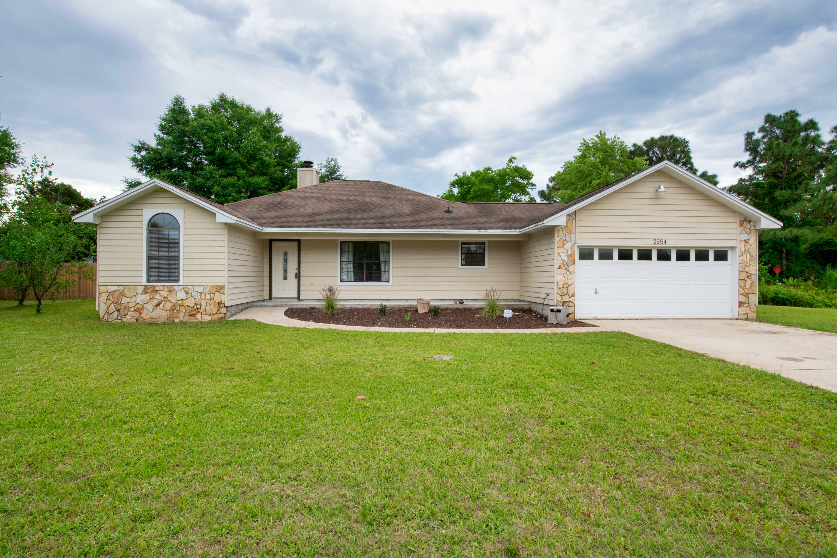 Property Photo:  2554 Oleander Drive Drive  FL 32566 