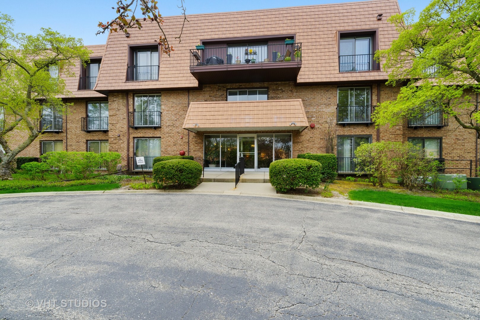 Property Photo:  4000 Dundee Road 109B  IL 60062 