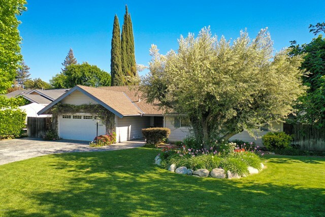 Property Photo:  720 Old Farm Road  CA 91360 