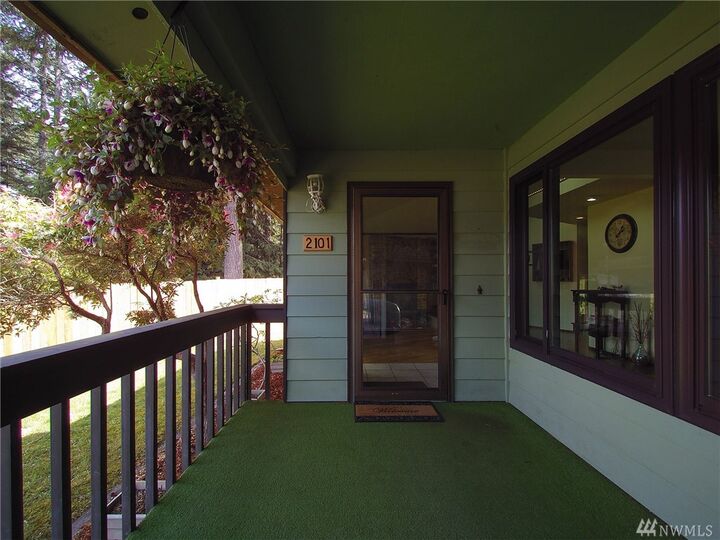 Property Photo: 2101 Seabreeze Place WA 98363