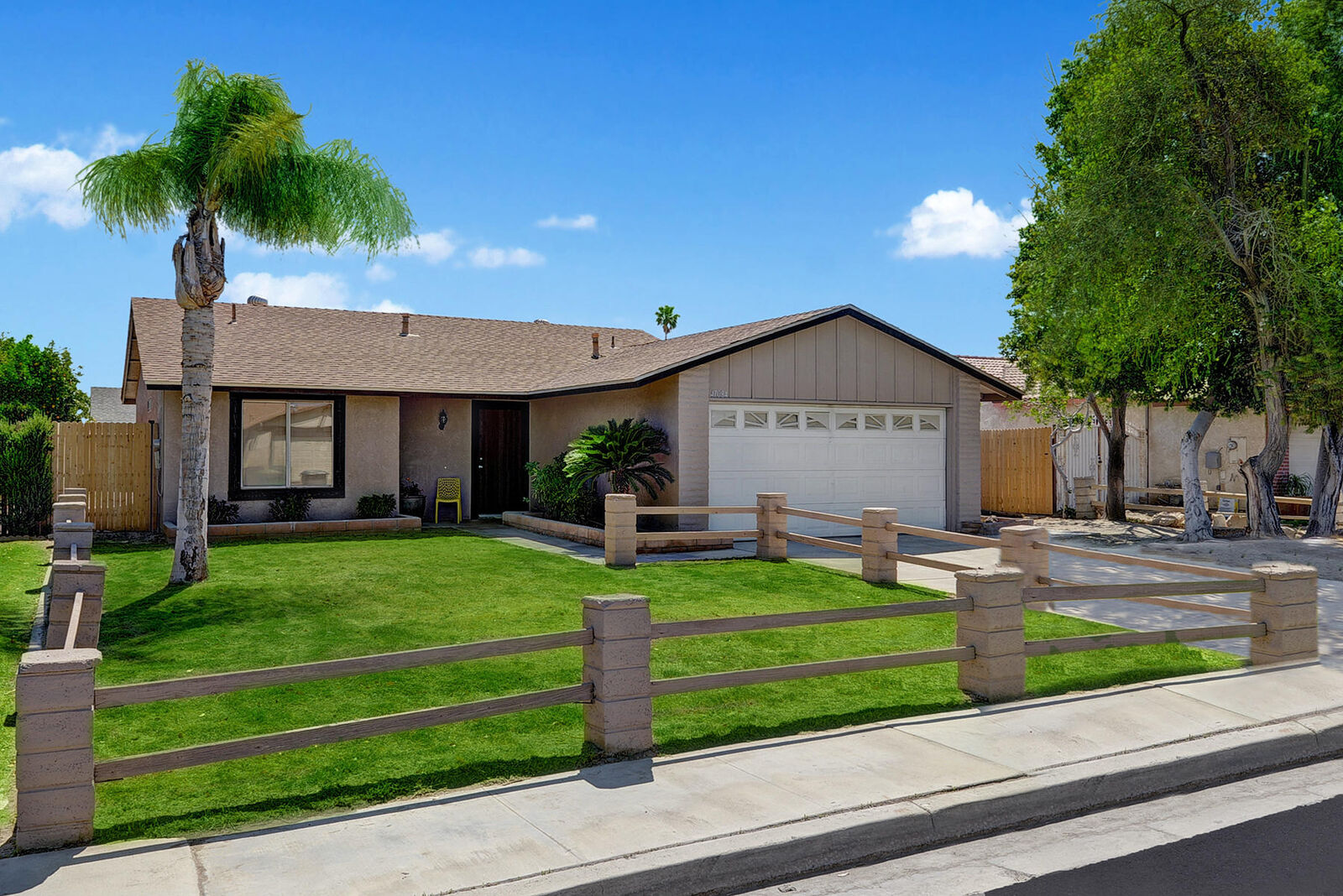 Property Photo: 47084 Via Sorrento CA 92201