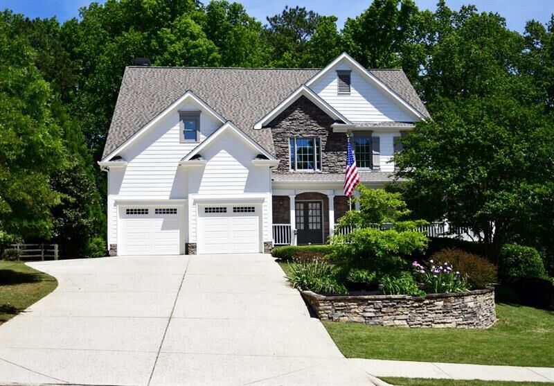 Property Photo: 8940 Blakewood Court GA 30506