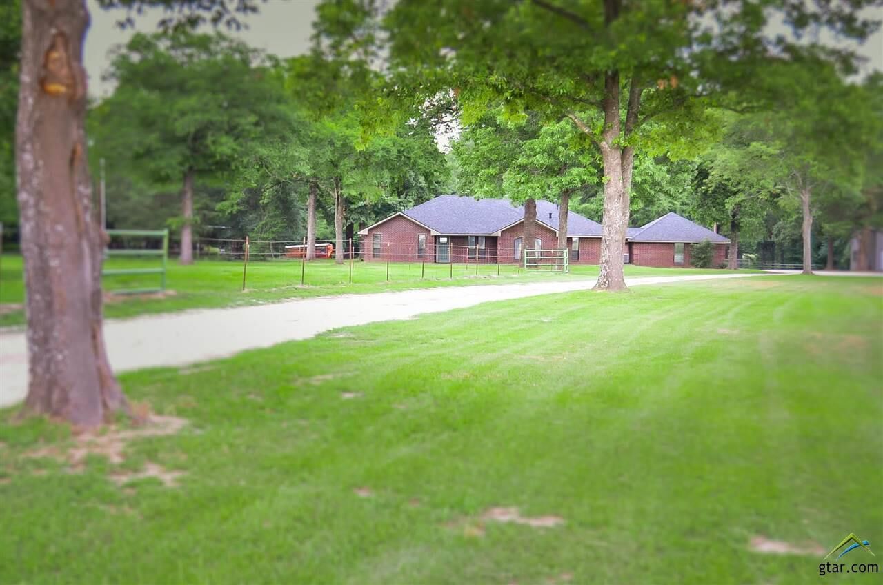 Property Photo:  490 Cr 2205  TX 75773 