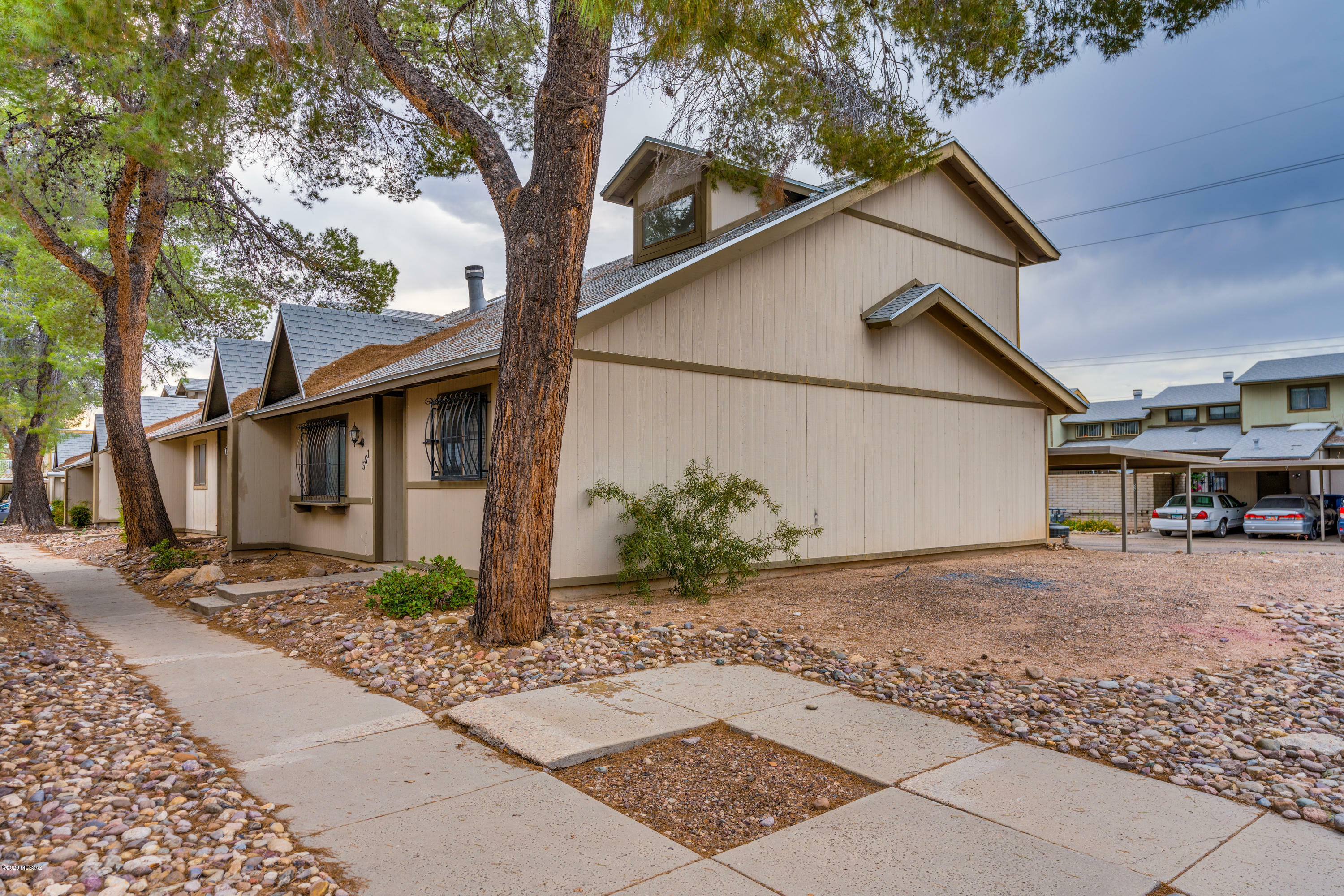 Property Photo:  551 W Balboa Drive  AZ 85705 