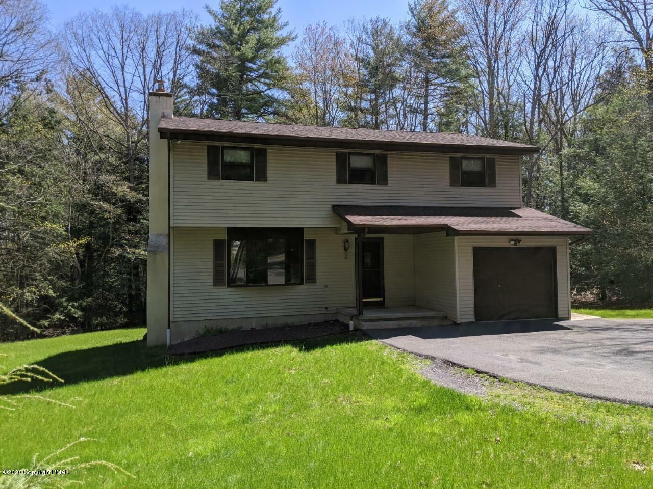 Property Photo:  213 Winding Way  PA 18353 