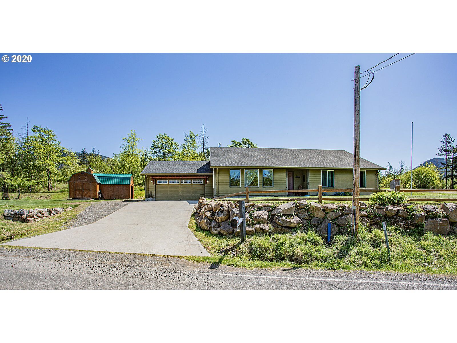 Property Photo: 672 Kelly Henke Rd WA 98648