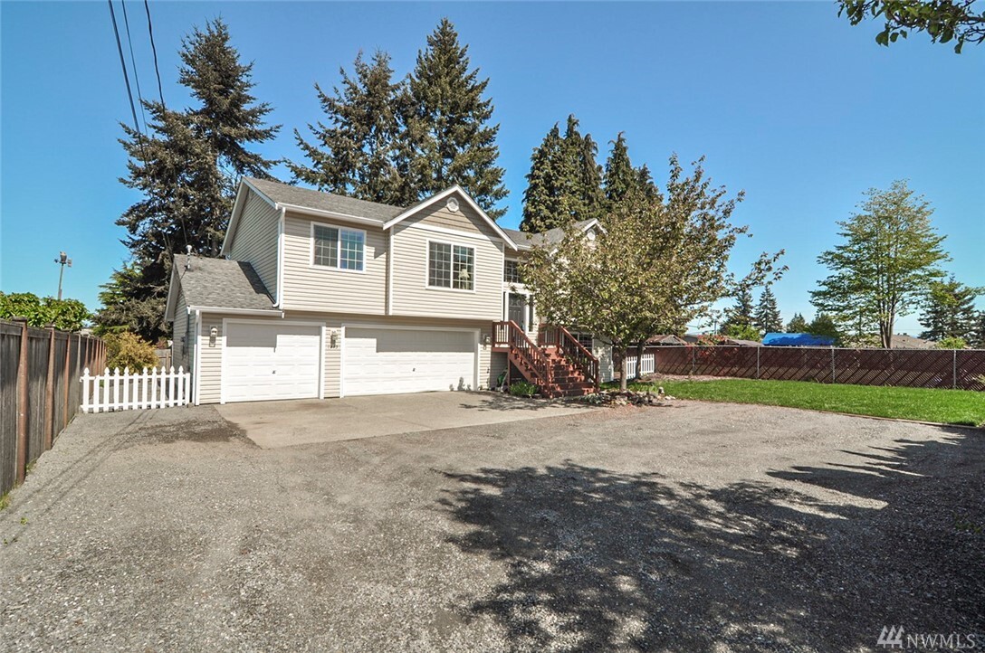 Property Photo: 1215 E Casino Road WA 98203