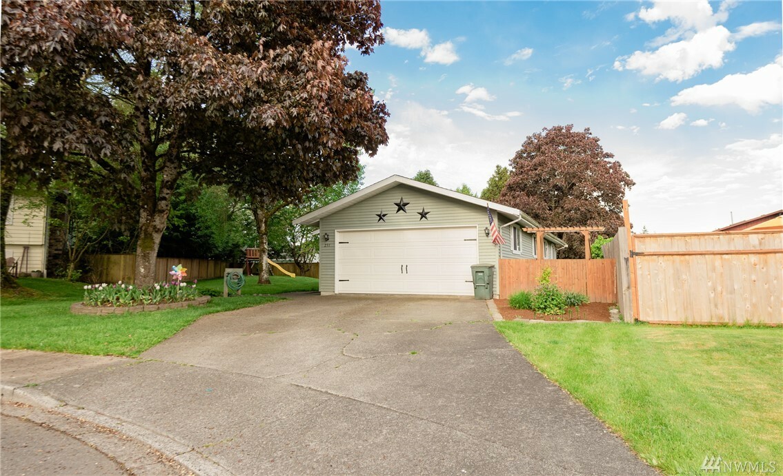 Property Photo:  231 Peace Arch Ct  WA 98230 